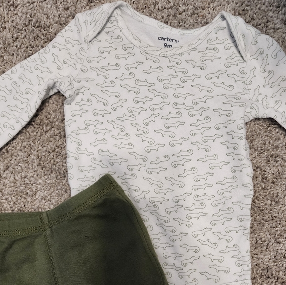 Carter's 9-month matching set - Picture 3 of 4